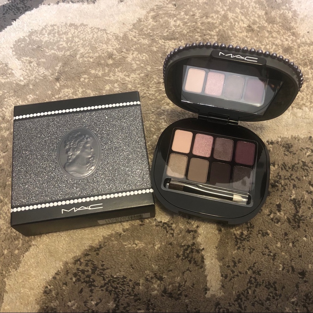 MAC plum palette